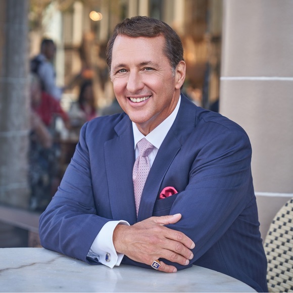 Meet your Posher, Kevin - Picture 2 of 2